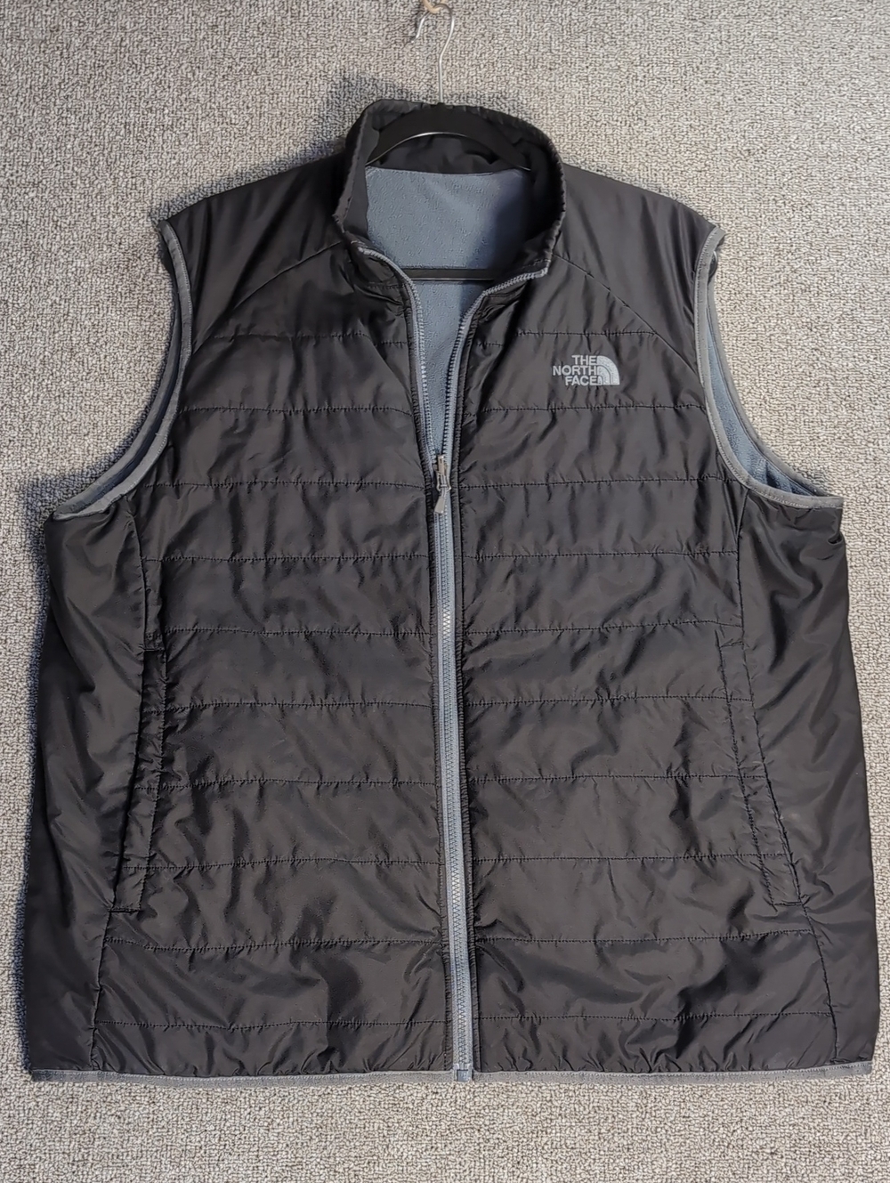 The North Face Trinity Reversible Puffer Fleece Vest Size XL in TNF Black/Gray